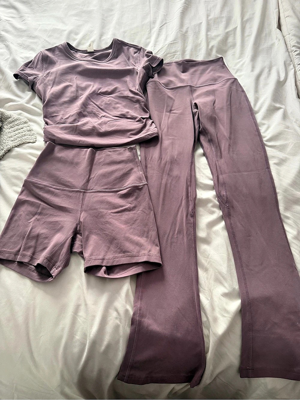 Lululemon set mini flare leggings, shorts and top